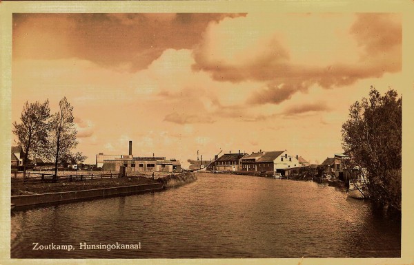 Hunsingokanaal met graanhandel Kuhn en Co op de achtergrond. 1957